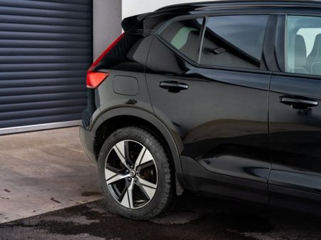 2022 Volvo XC40 - thumbnail 4