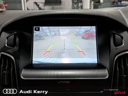 2018 Ford Focus - thumbnail 16