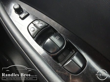 2016 Nissan Leaf - thumbnail 22