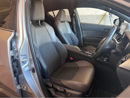 2023 Toyota C-HR - thumbnail 7