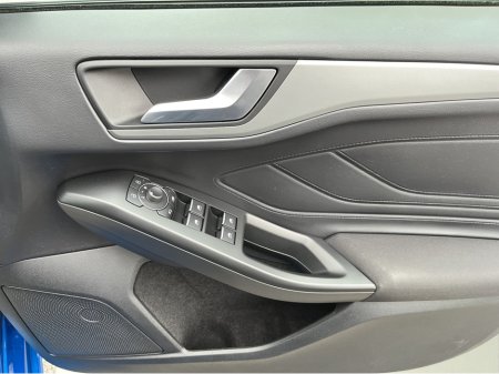 2023 Ford Focus - thumbnail 12