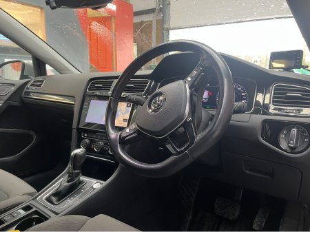 2017 Volkswagen Golf - thumbnail 8