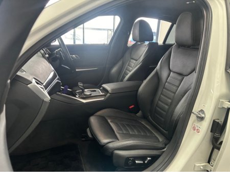 2021 BMW 3 Series - thumbnail 16