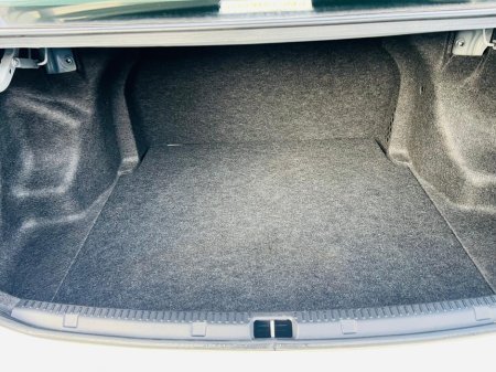 2019 Toyota Corolla - thumbnail 11