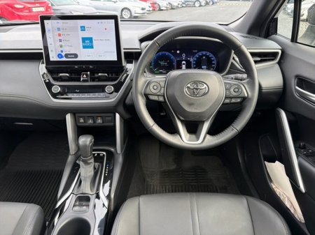 2024 Toyota Corolla Cross TOP SPEC SOL 1.8 HYBRID SOL PLUS EXTRAS // POWER TAILGATE // PAN ROOF // REAR CAMERA // APPLE CARPLAY/ANDROID AUTO // AIR CON // FULL WARRANTY €38,945 thumbnail