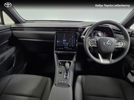 2025 Lexus LBX - thumbnail 9