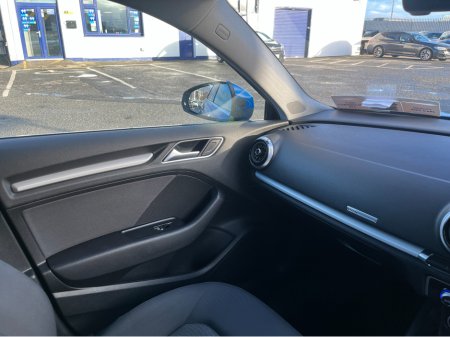 2020 Audi A3 SE HATCHBACK AUTOMATIC 1.4 PETROL //LOW MILES//ADAPTIVE CRUISE CONTROL//BLIND SPOT WARNING//KEYLESS ENTRY//REVERSE CAMERA// €21,950 thumbnail