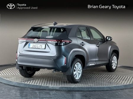2024 Toyota Yaris Cross HYBRID LUNA €28,950 thumbnail