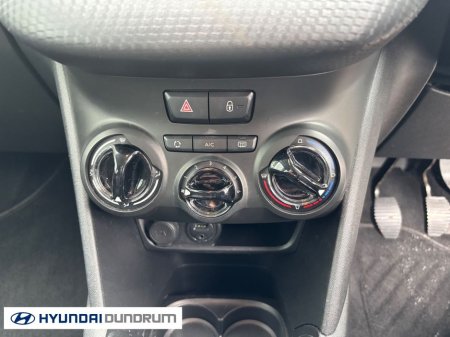 2016 Peugeot 208 - thumbnail 11