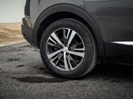 2023 Peugeot 3008 - thumbnail 4