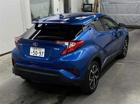 2017 Toyota C-HR - thumbnail 3