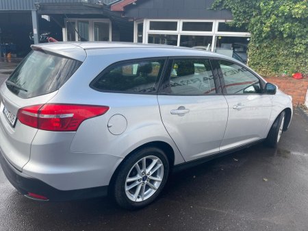 2015 Ford Focus - thumbnail 6