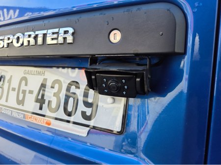 2023 Volkswagen Transporter T28 STARTLINE TDI €25,950 thumbnail