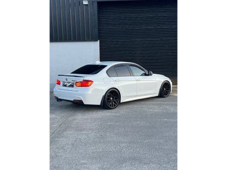 2012 BMW 3 Series - thumbnail 5