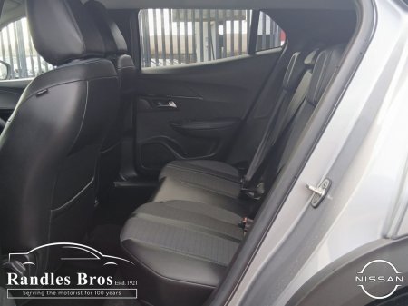 2022 Peugeot 2008 - thumbnail 13