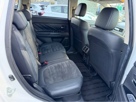 2020 Mitsubishi Outlander 4X4 Plug-in Hybrid - High Spec - Like New €24,750 thumbnail
