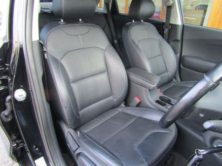 2018 Kia Niro Hybrid EXL 5DR Auto €15,950 thumbnail