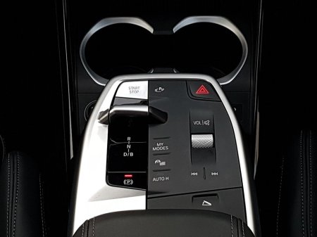 2025 BMW iX2 - thumbnail 10