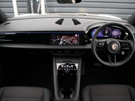 2025 Porsche Macan Electric €88,000 thumbnail