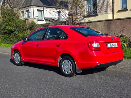 2015 Skoda Rapid - thumbnail 5