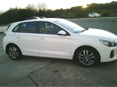 2017 Hyundai i30 NEW NCT 2028, DELUX, CRUISE , REVERSE CAMERA, €180 TAX, LOW KMS. HISTORY.