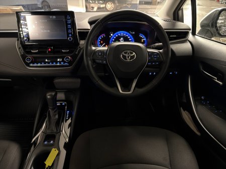 2023 Toyota Corolla HYBRID LUNA AUTO SALOON // TOYOTA SAFETY SENSE // REAR CAMERA // BLUETOOTH // AIR CON // TOYOTA WARRANTY €27,945 thumbnail