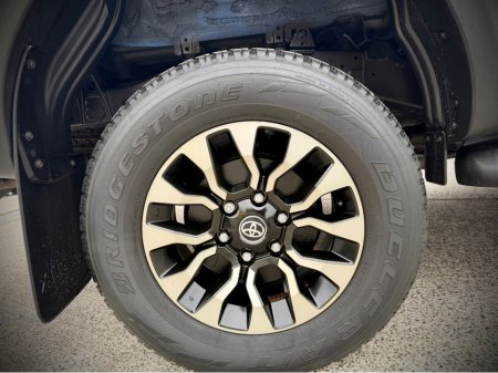 2023 Toyota Hilux - thumbnail 12