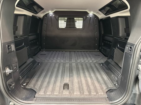2021 Land Rover Defender - thumbnail 29