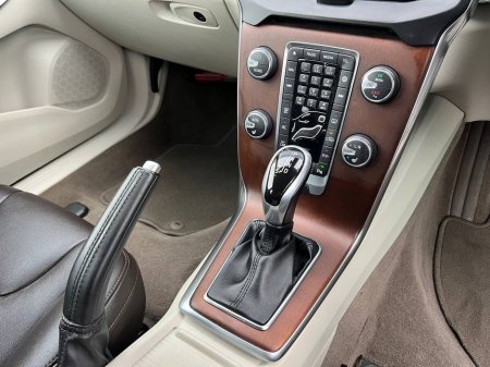 2016 Volvo V40 - thumbnail 11