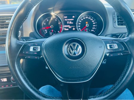 2015 Volkswagen Polo DBA-6RCJZ €11,950 thumbnail