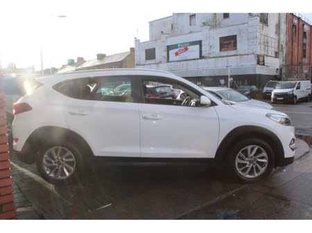 2016 Hyundai Tucson 1.7 CRDI SE NAV BL/DR 5DR €11,850 thumbnail