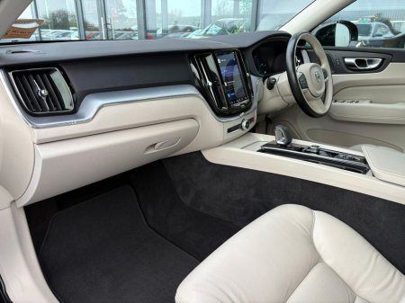 2022 Volvo XC60 B4 AWD MOMENTUM WITH EXTRAS €39,995