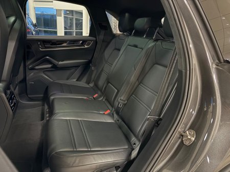 2024 Porsche Cayenne - thumbnail 21