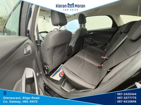 2017 Ford Focus - thumbnail 12