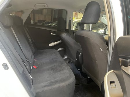 2015 Toyota Prius - thumbnail 8