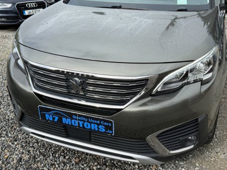 2018 Peugeot 5008 - thumbnail 11