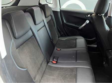 2020 Peugeot 2008 2020 PEUGEOT 2008 CROSSCITY 1.2 AUTOMATIC / CRUISE CONTROL / REVERSE CAMERA / HEATED SEATS / APPLE CARPLAY thumbnail