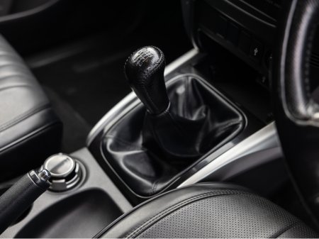 2019 Mitsubishi L200 SUPERCHARGER 17MY INTENSE 6MT CREWC 2.5 DID CR 4WORK CREWCAB 4DR €19,500 thumbnail