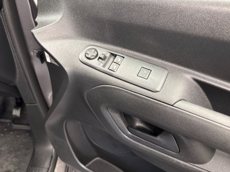 2024 Peugeot Partner - thumbnail 11