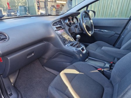 2015 Peugeot 5008 - thumbnail 13