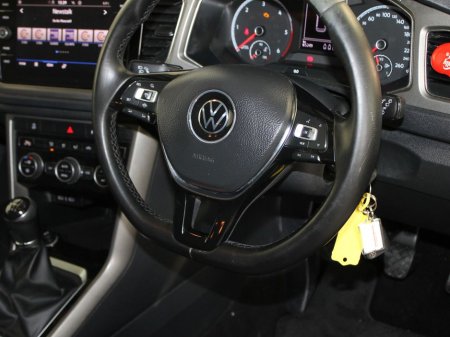 2021 Volkswagen T-Roc Design 2.0 TDI M6F 115HP 5DR €24,999 thumbnail