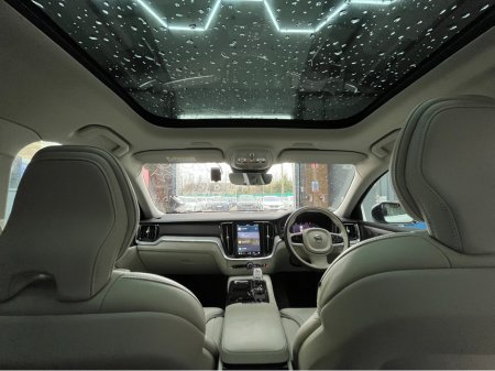 2024 Volvo V60 - thumbnail 18