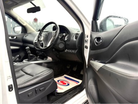 2021 Nissan Navara EXTREMELY LOW MILES - BODYKIT JUST FITTED! €25,500 thumbnail
