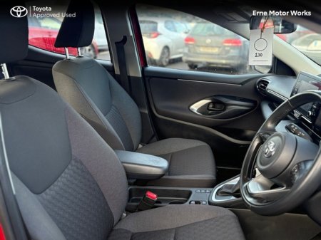 2023 Toyota Yaris 1.5 HYBRID LUNA 4DR AUTO €23,950 thumbnail