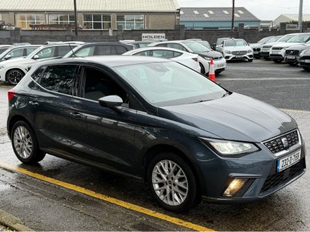 2023 SEAT Ibiza Folding Mirrors...Background Lighting €17,400 thumbnail