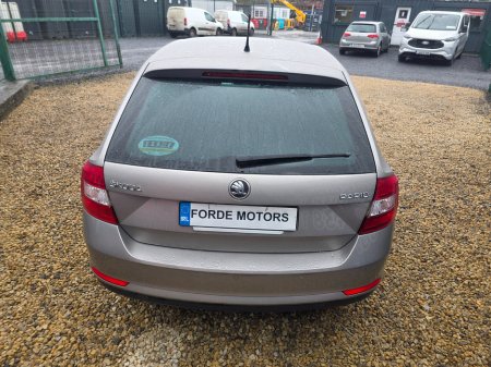 2014 Skoda Rapid 1.6 TDI/66kW (90bhp) Elegance €6,950 thumbnail