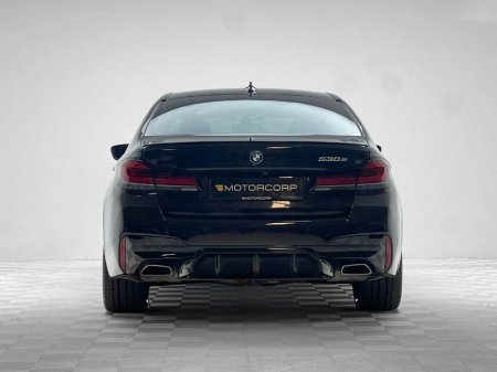 2023 BMW 5 Series - thumbnail 6