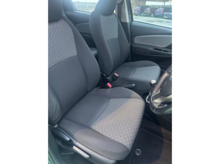 2015 Toyota Yaris 1.0 VVT-i 3Dr Luna €11,950 thumbnail