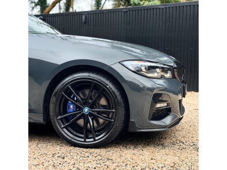 2022 BMW 3 Series - thumbnail 2