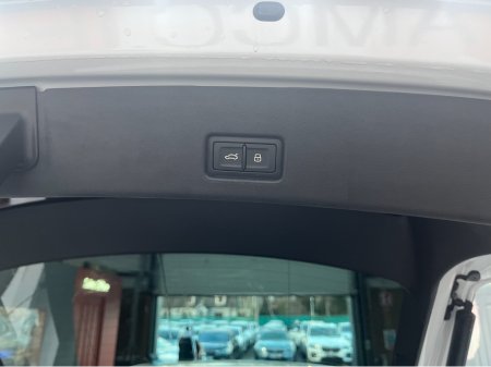 2023 Audi Q4 e-tron €34950 2023 AUDI Q4 E-TRON 40 S-LINE SPORTBACK ELECTRIC AUTOMATIC / CRUISE CONTROL / 360° PARKING CAMERA / HEATED SEATS / PADDLE SHIFTERS / APPLE CARPLAY / AMBIENT LIGHTS €34,950 thumbnail